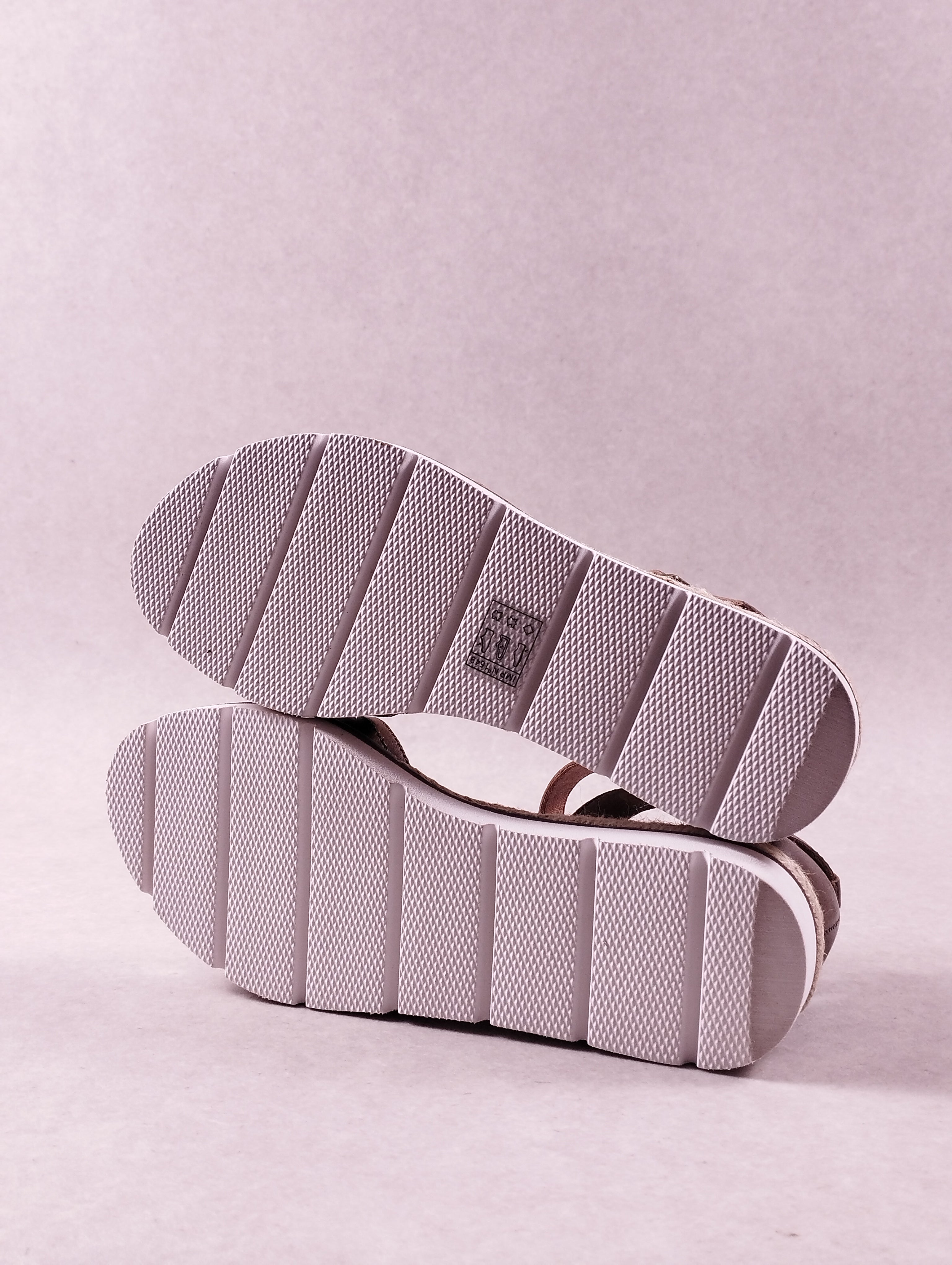 Sandales femme Emilie Karston Kilgum kaki 36