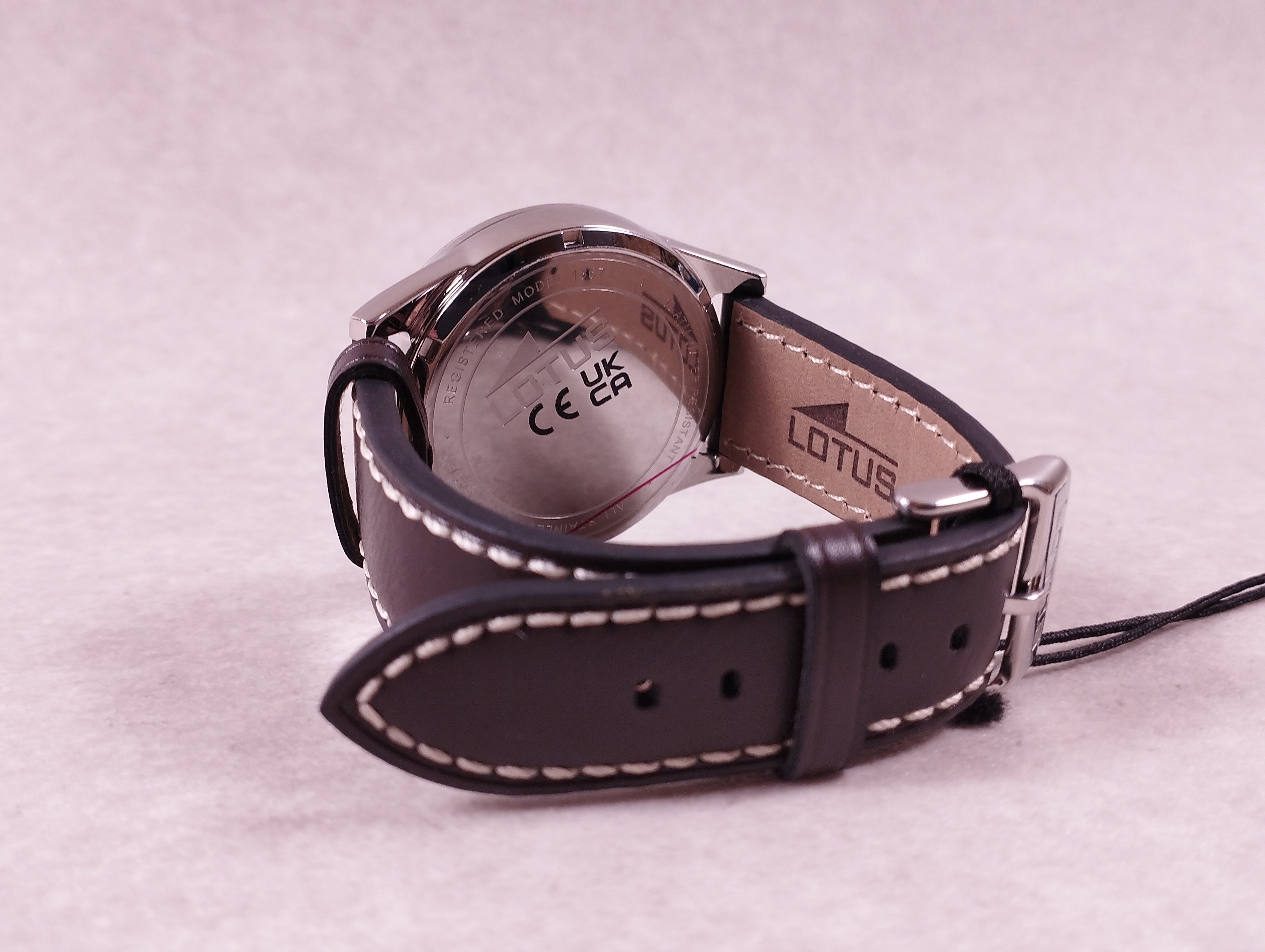 Montre homme Lotus 18671/1 cadran blanc bracelet cuir marron
