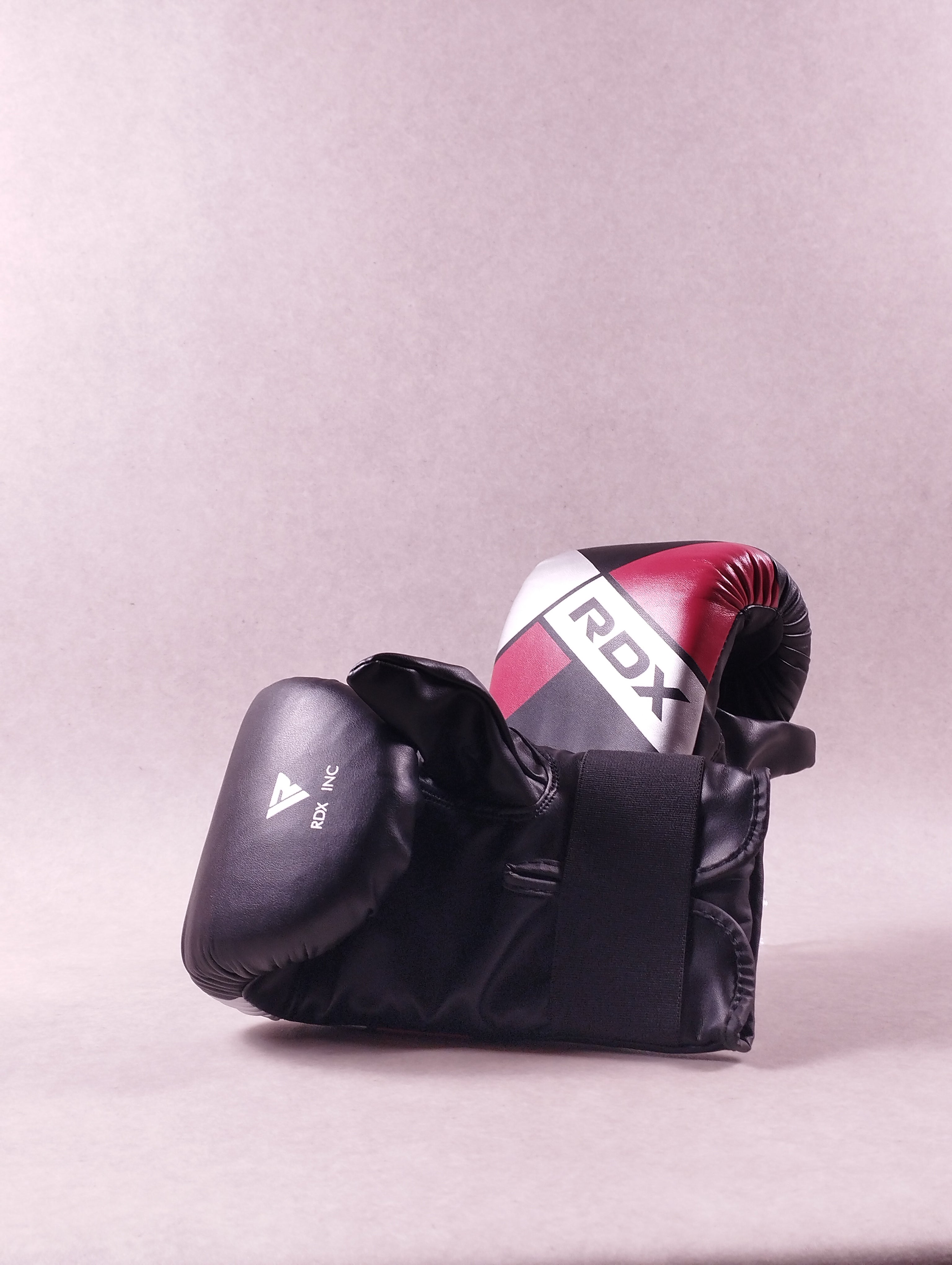 Gant de boxe RDX Inc noir rouge argent taille unique