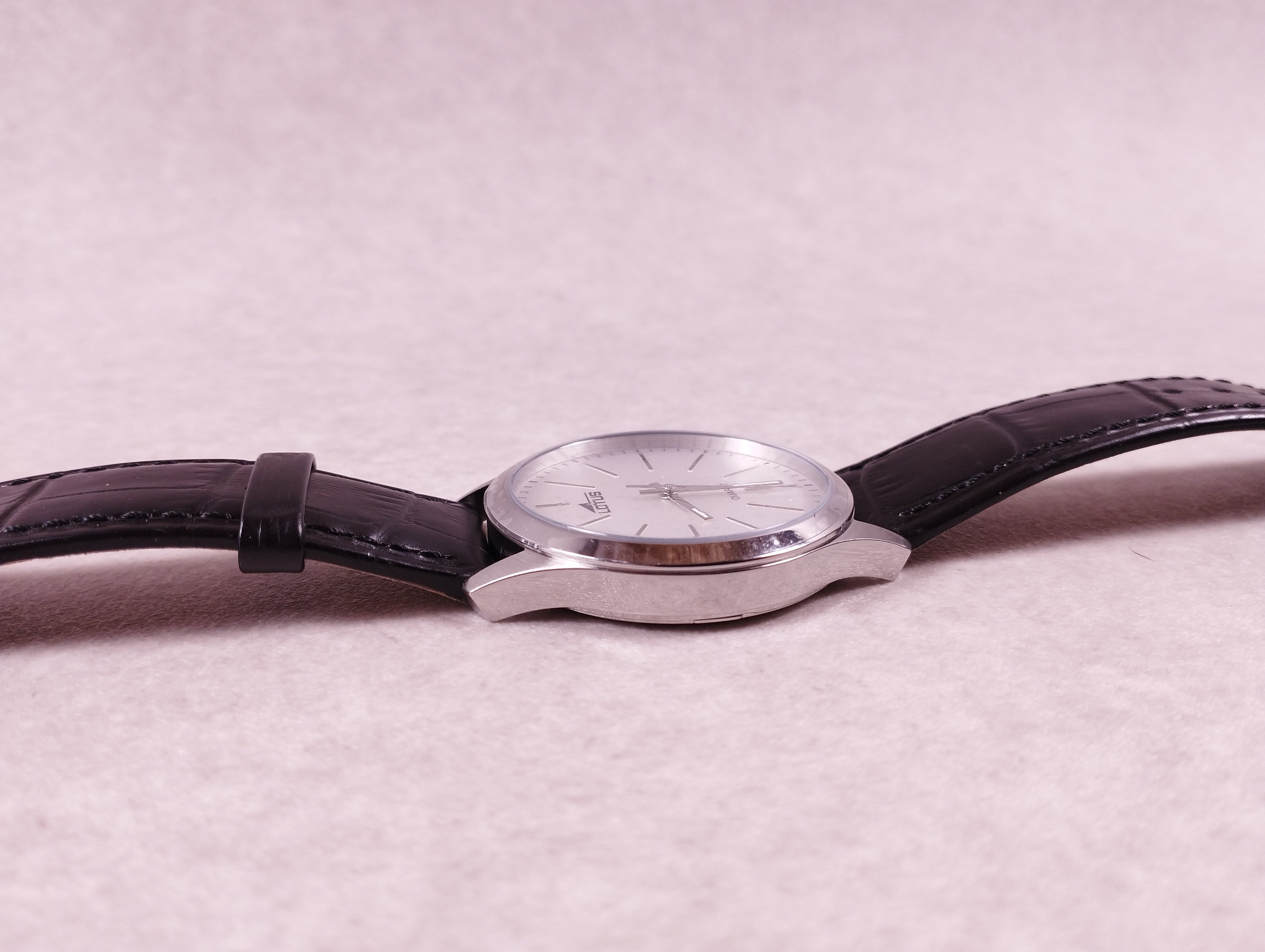 Montre homme Lotus 15961/1 cadran argenté bracelet cuir noir