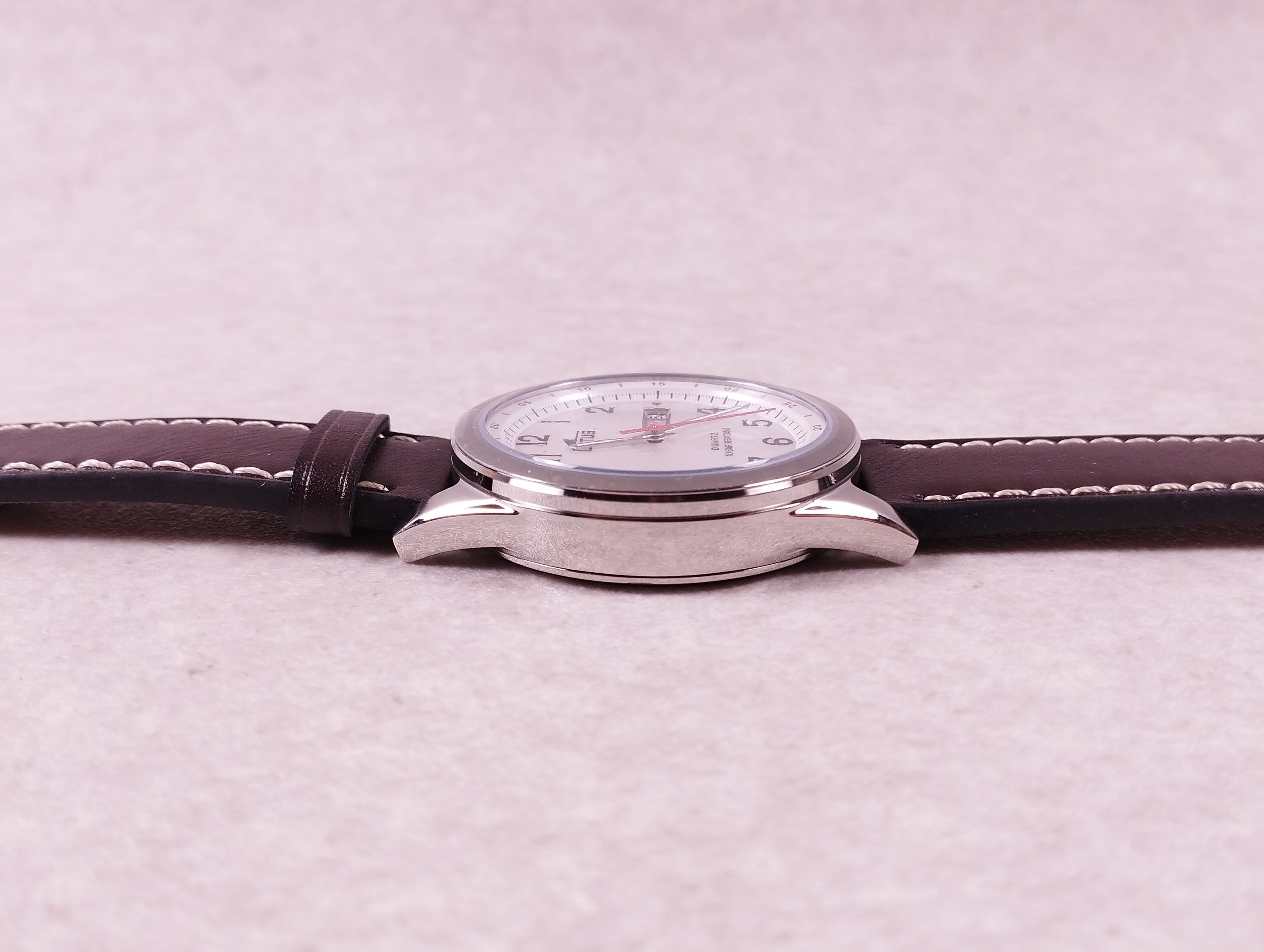 Montre homme Lotus 18671/1 cadran blanc bracelet cuir marron