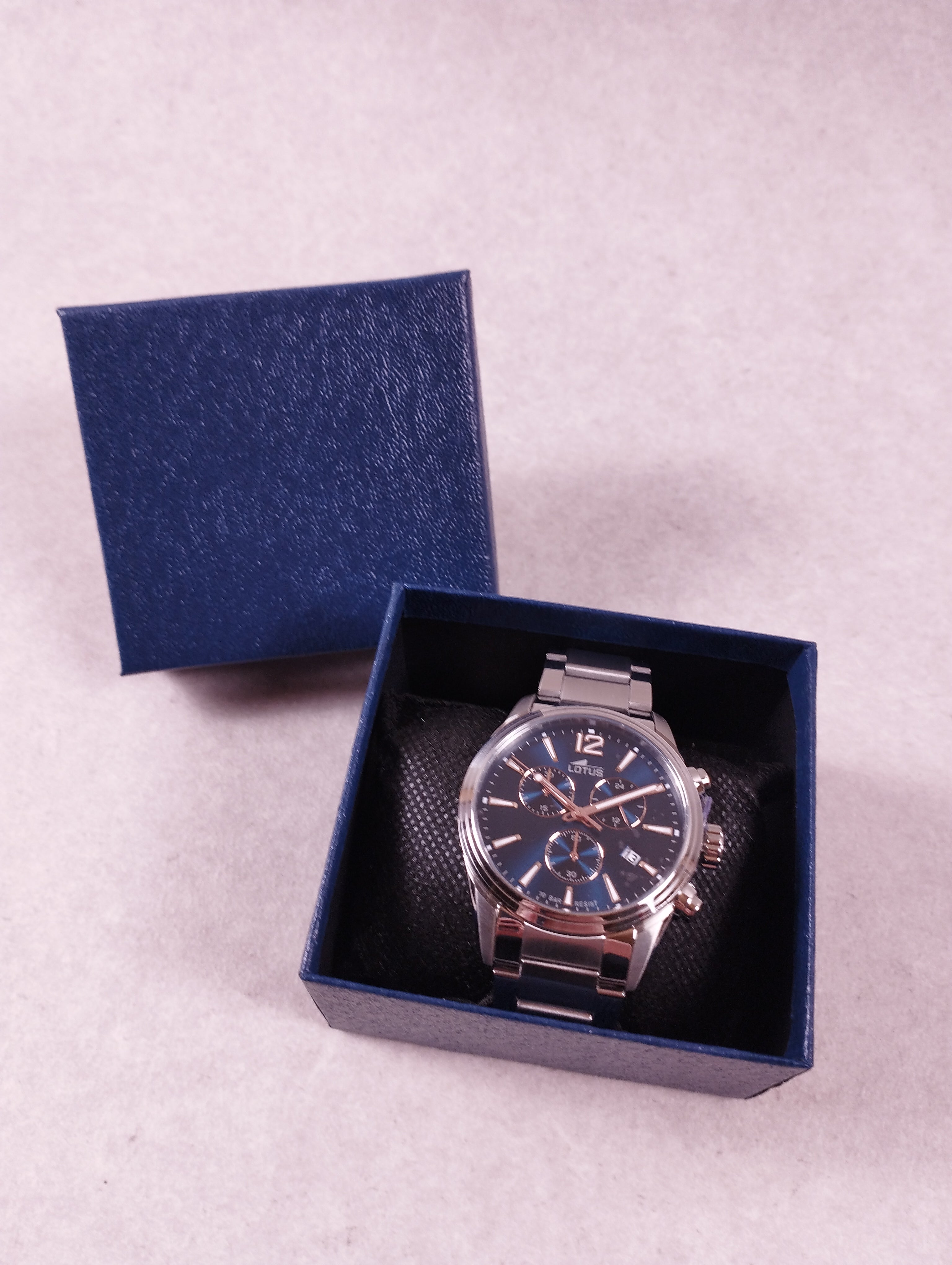 Montre homme Lotus 18690/2 chronograph cadran bleu bracelet acier