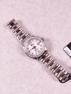 Montre femme Lotus 18933/1 cadran nacré bracelet acier strass