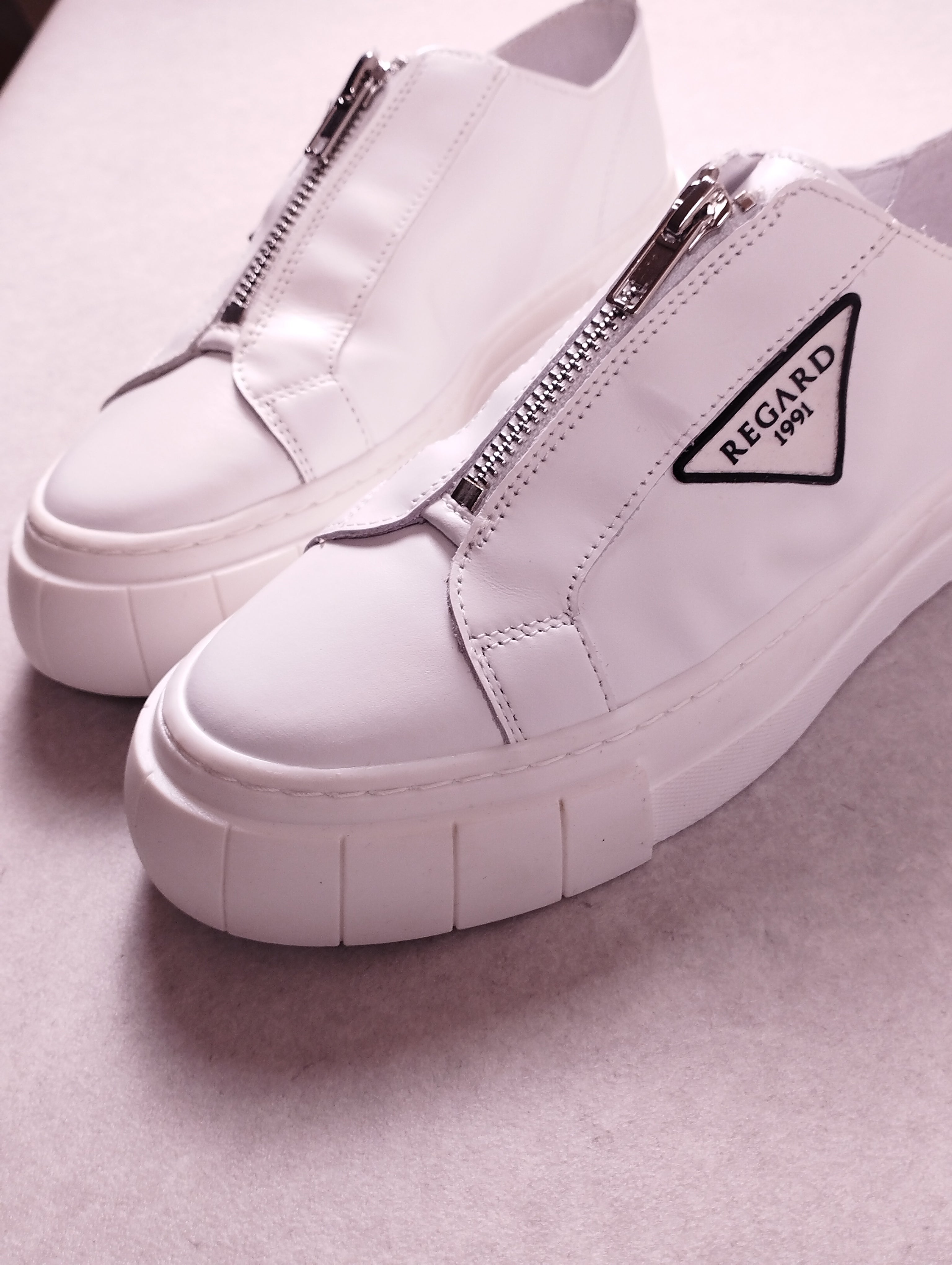 Baskets femme Regard Nico 01 veau blanc pointure 36