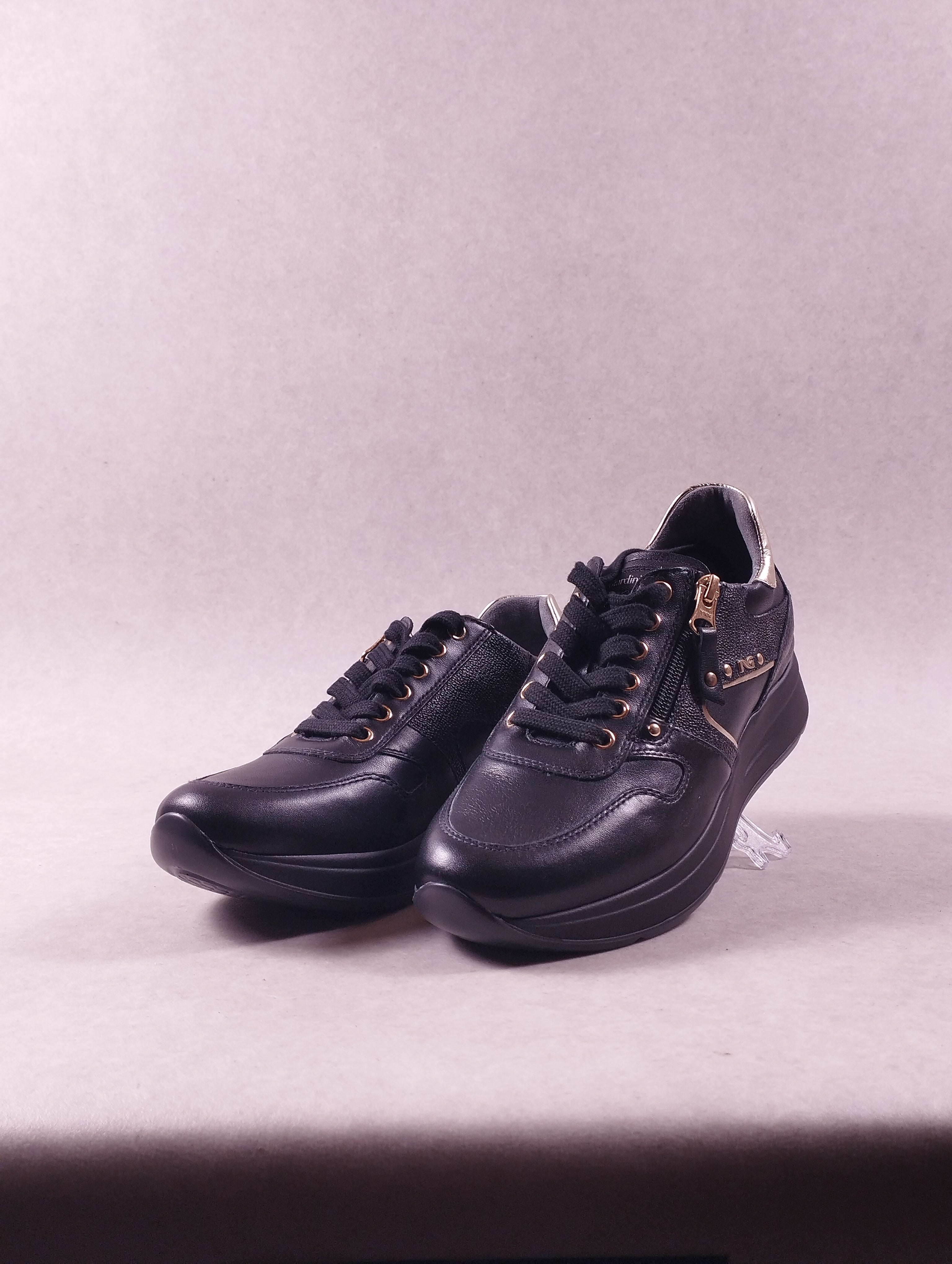 Baskets femme NeroGiardini I205220D Guanto nero pointure 36